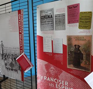 Panneaux de l'exposition itinérante "1918-1925, les Alsaciens : Paix sur le Rhin?" lors de sa présentation au Point d'O, à Ostwald, avril 2019. © Marine Muller/CD67, 2019
