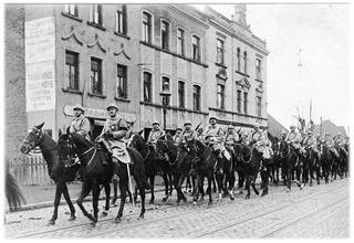 Ruhr_Détail d'une photographie d'une troupe française © Bundesarchiv / Bild 102-00014